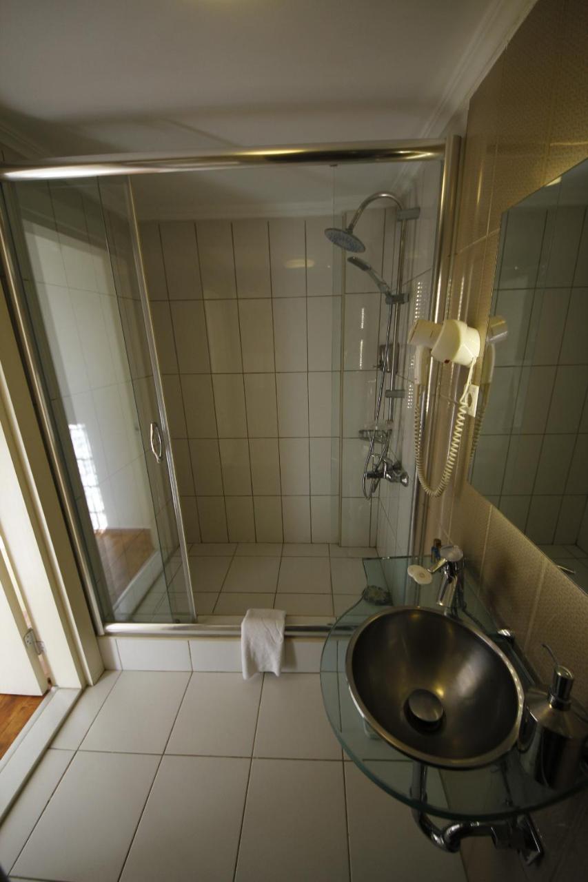 Away Hotel Стамбул Экстерьер фото